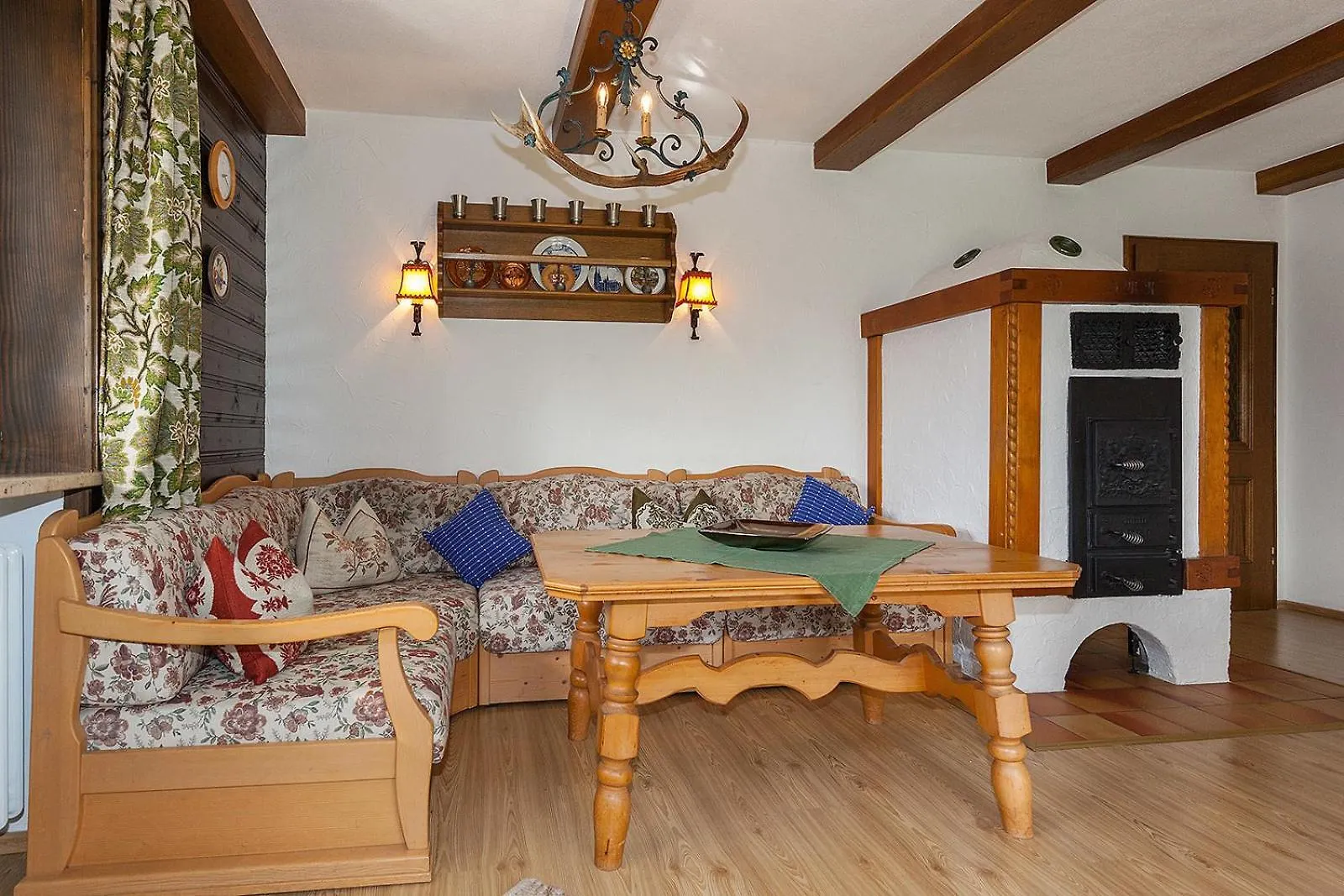 Gaestehaus Karwendelblick - Ferienwohnungparterre Wallgau Germany