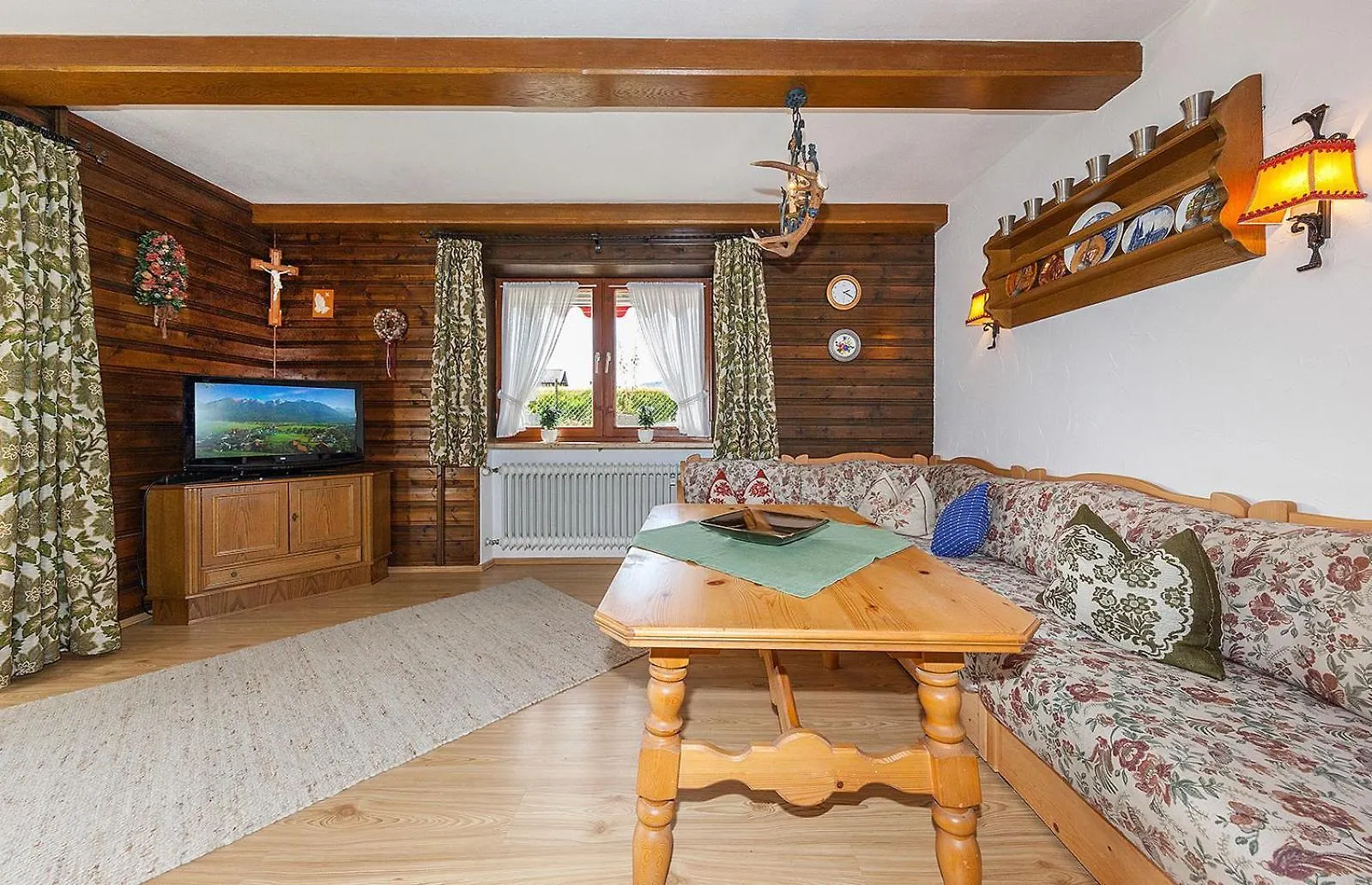 Gaestehaus Karwendelblick - Ferienwohnungparterre Wallgau Germany