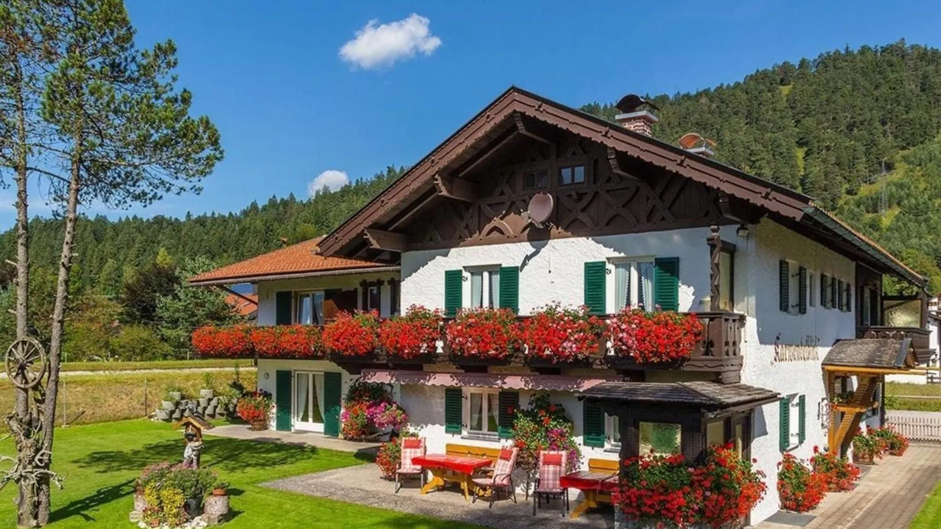 Gaestehaus Karwendelblick - Ferienwohnungparterre Wallgau