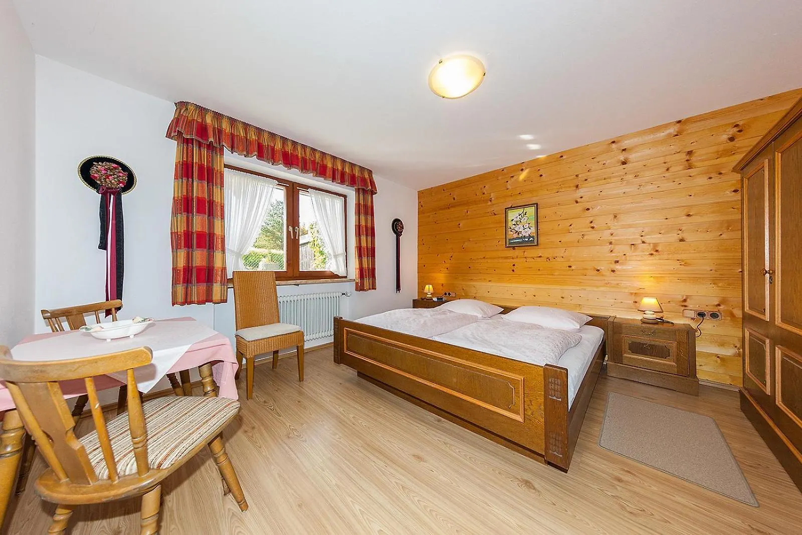 Gaestehaus Karwendelblick - Ferienwohnungparterre Wallgau Apartamento